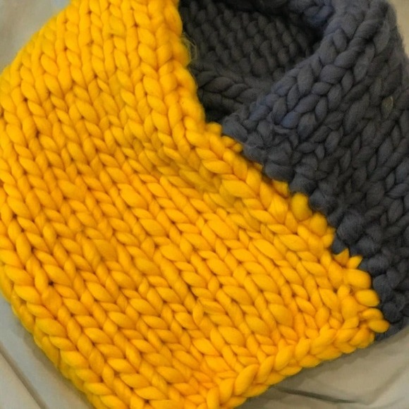 Handmade Knit Neck Scarf - Picture 2 of 3